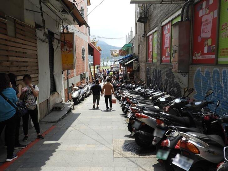 通往環河道路的小巷