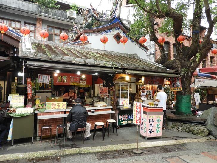 老屋前的愛玉冰、仙草茶