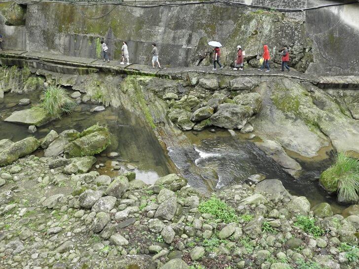 沿著烏塗溪旁的親水走道