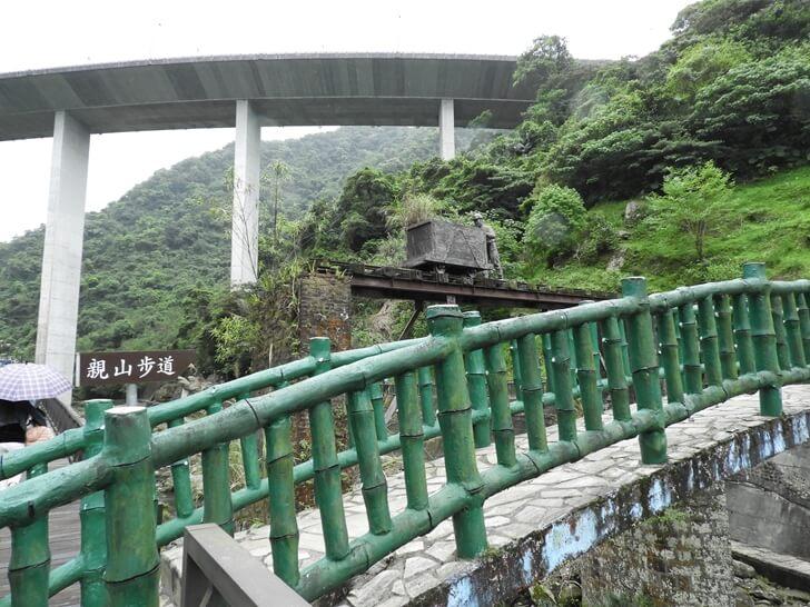 烏塗溪上的臺車造景