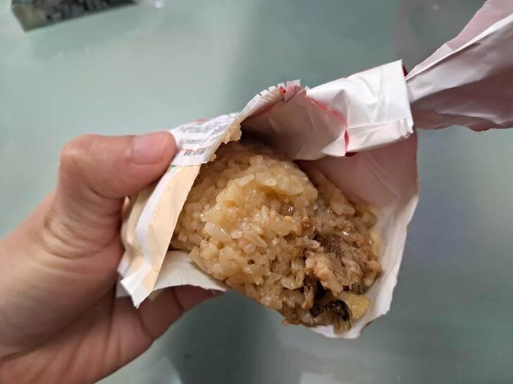 7-11 鬍鬚張魯肉飯飯糰特寫