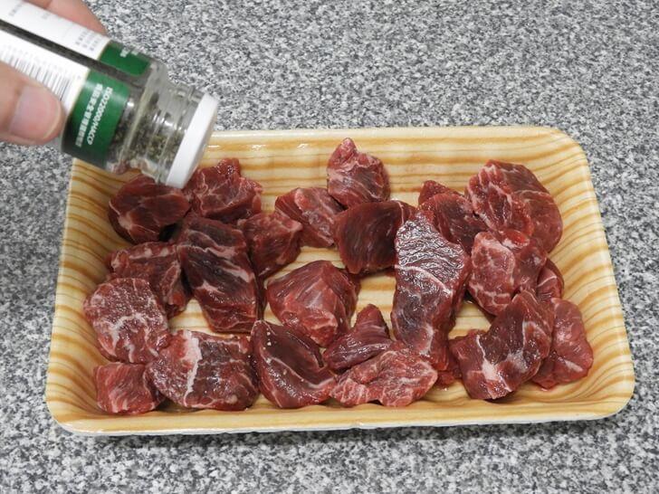灑上黑胡椒鹽