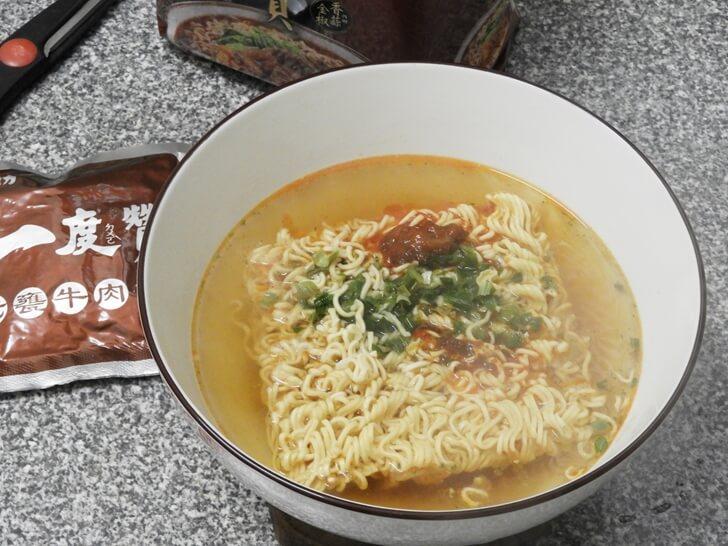 沖入剛煮滾的熱水
