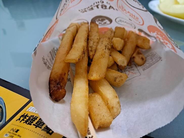 額外點了薯條