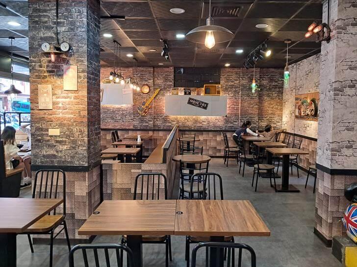 麵大廚中壢實踐店的用餐環境還不錯