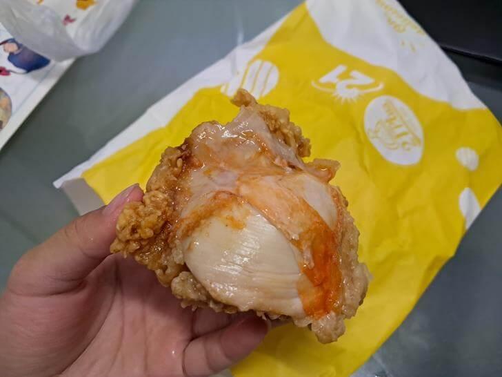 把炸雞皮剝掉